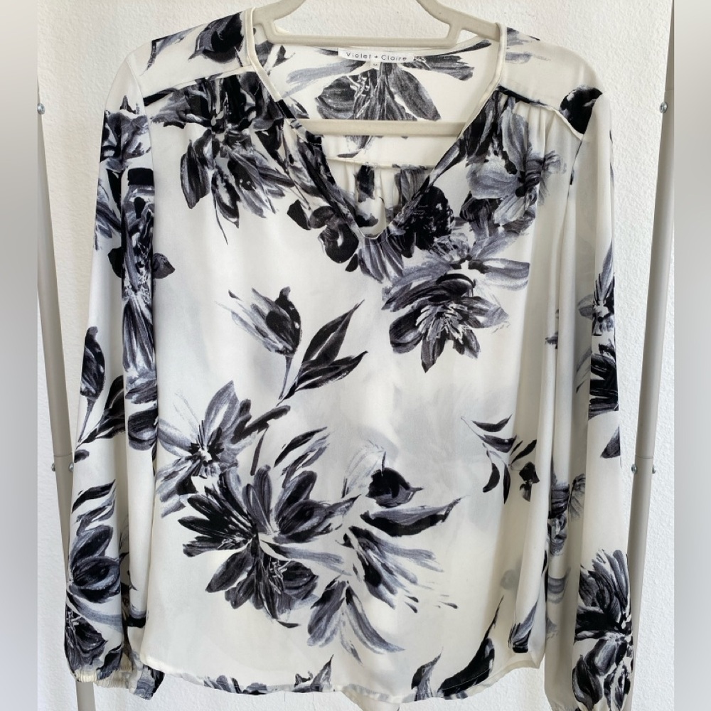 Violet + Claire Women Long Sleeve Blouse Size M